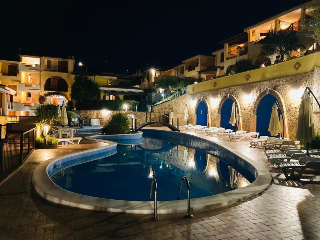 Bilocale Con Piscina A Villasimius