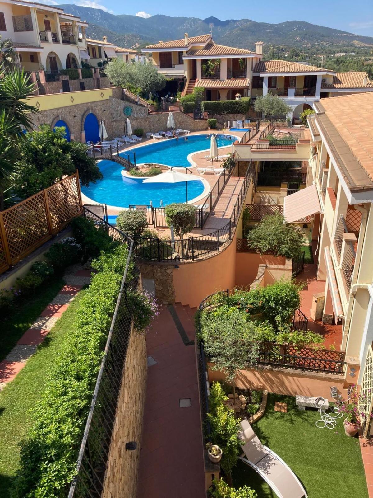 Bilocale Con Piscina A *